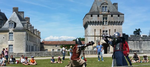 fête médiévale château de la roche courbon